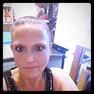 Meet your Posher, Debbie